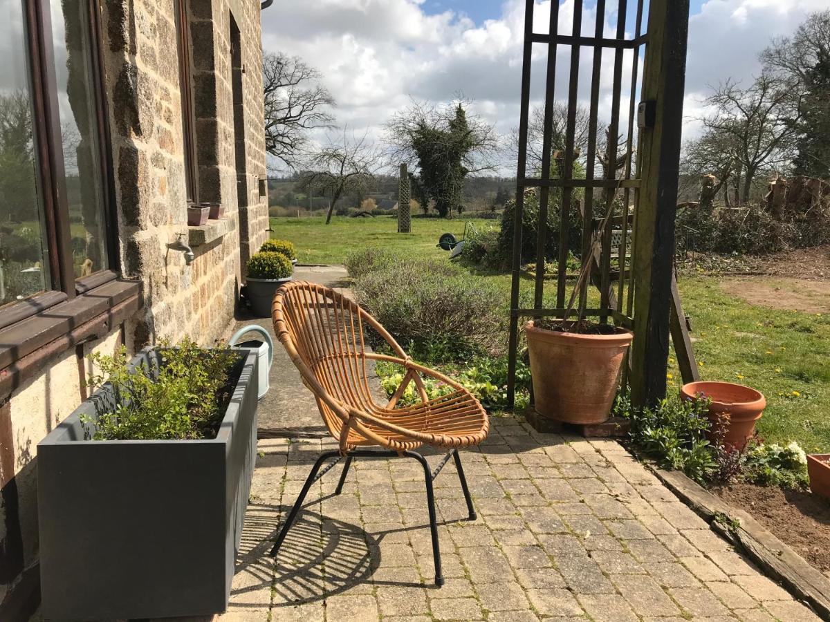 Le Jardin Des Fees Bed and Breakfast Savigny-le-Vieux Buitenkant foto