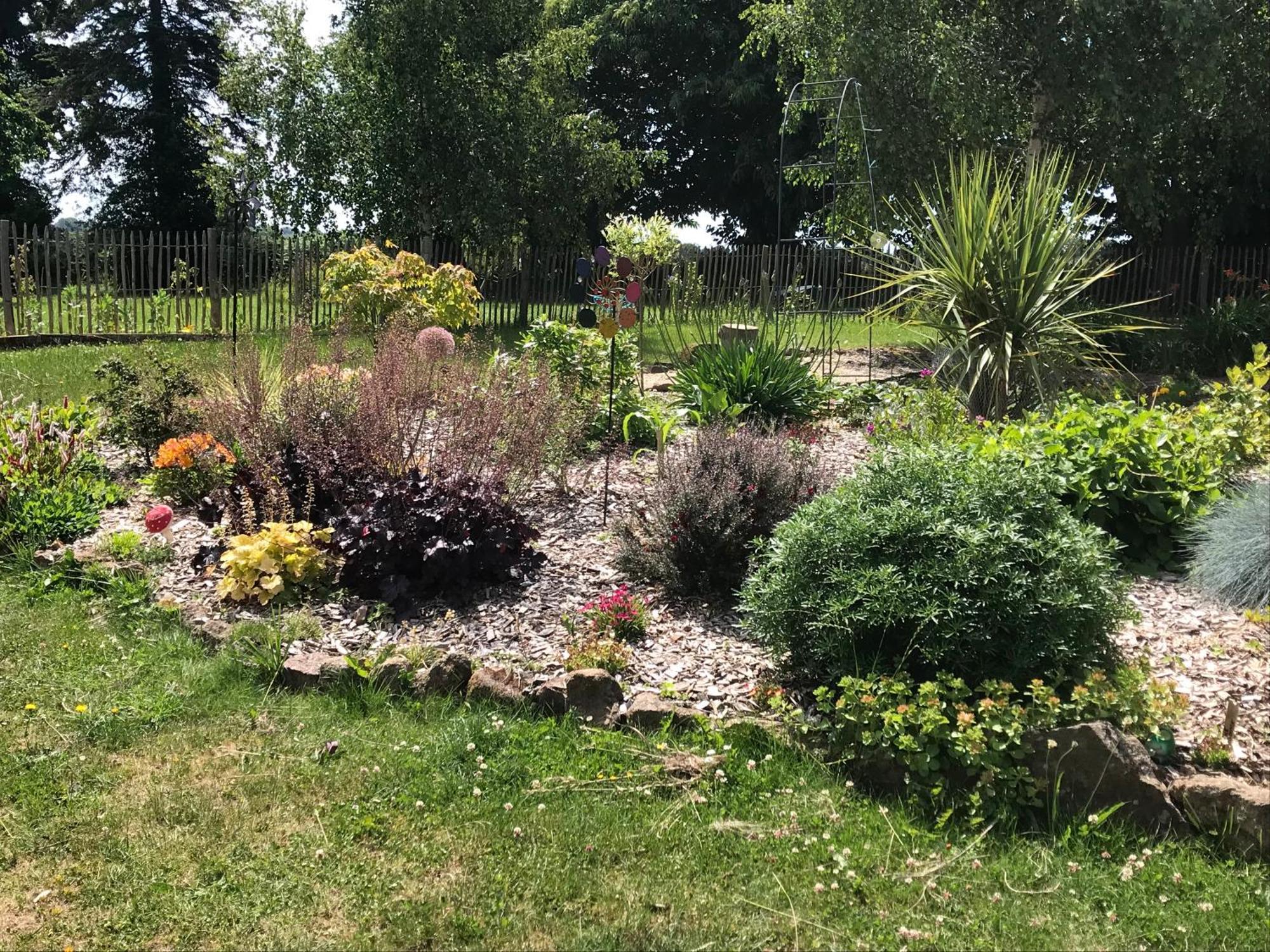 Le Jardin Des Fees Bed and Breakfast Savigny-le-Vieux Buitenkant foto
